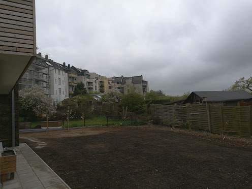 Mai 2017 - Erste Vorbereitungen für die Rasenfläche