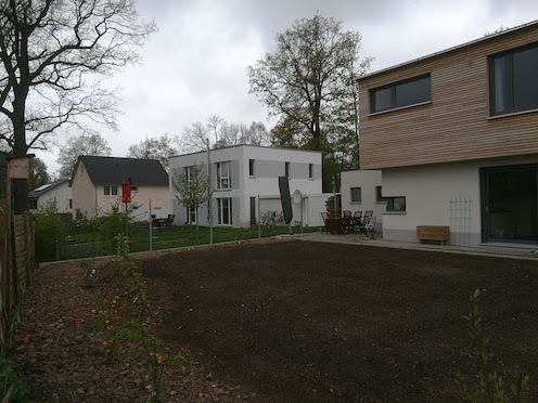 Mai 2017 - Erste Vorbereitungen für die Rasenfläche