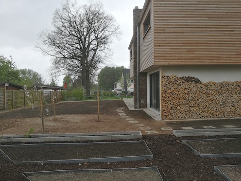 Mai 2017 - Blick durch den Garten